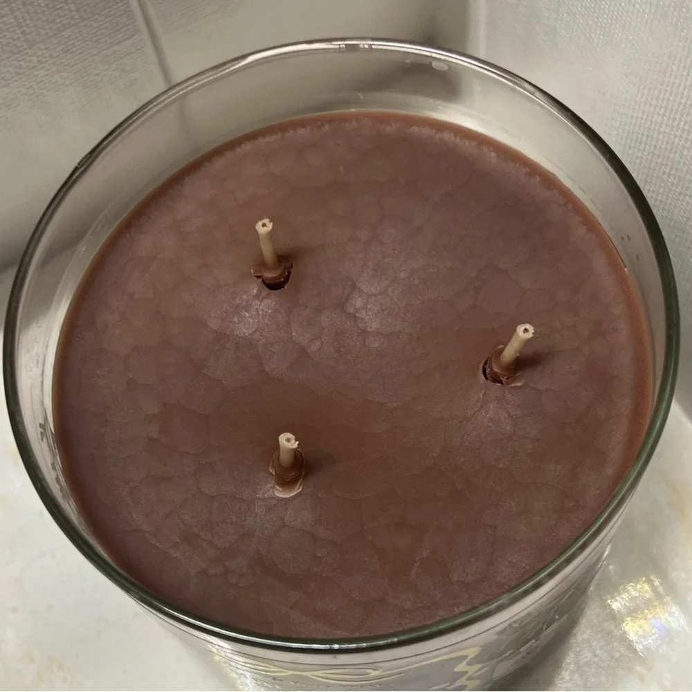 Bath & Body Works 3 Wick Candle - Hot and Cocoa Cream - Picture 5 of 5